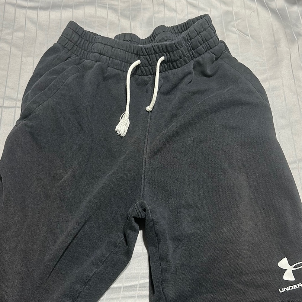 Under Armour Black Shorts Size Small